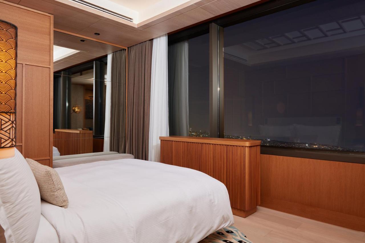 מלון The Ritz-carlton, At The Bosphorus 5*